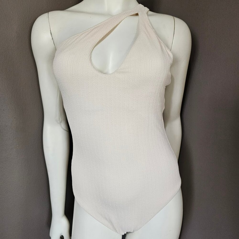 Sanctuary Swim Sandbar Solid One-Shoulder One-Piece - Picture 2 of 11